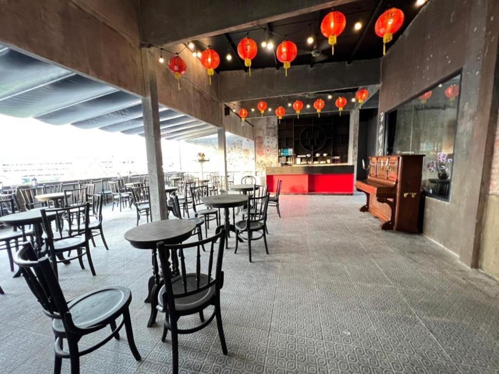 2499 Heritage Chinatown Bangkok Hotel By Roomquest Exterior photo