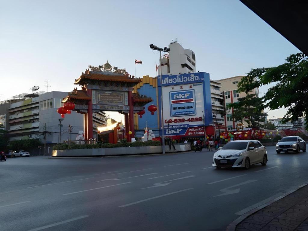 2499 Heritage Chinatown Bangkok Hotel By Roomquest Exterior photo