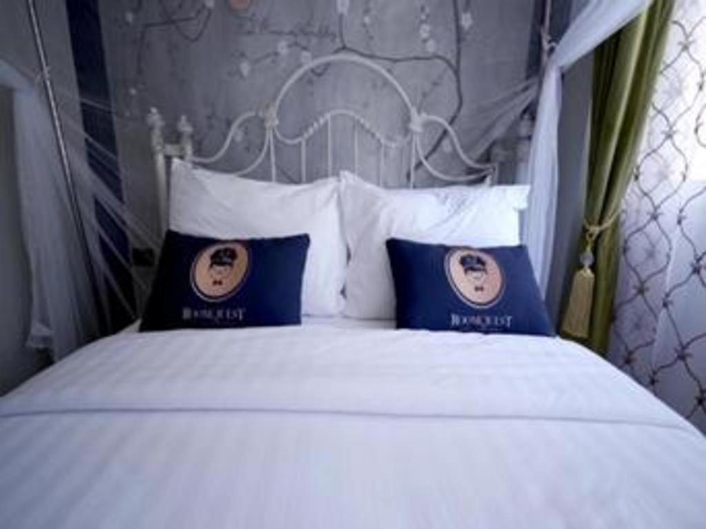 2499 Heritage Chinatown Bangkok Hotel By Roomquest Exterior photo