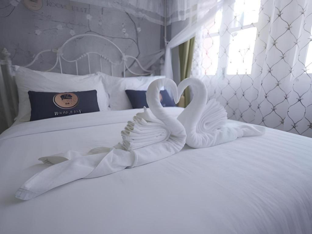 2499 Heritage Chinatown Bangkok Hotel By Roomquest Exterior photo