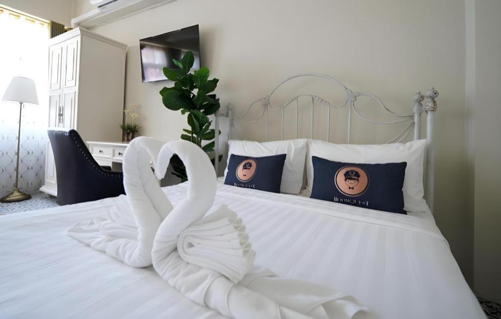 2499 Heritage Chinatown Bangkok Hotel By Roomquest Exterior photo