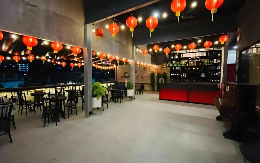 2499 Heritage Chinatown Bangkok Hotel By Roomquest Exterior photo